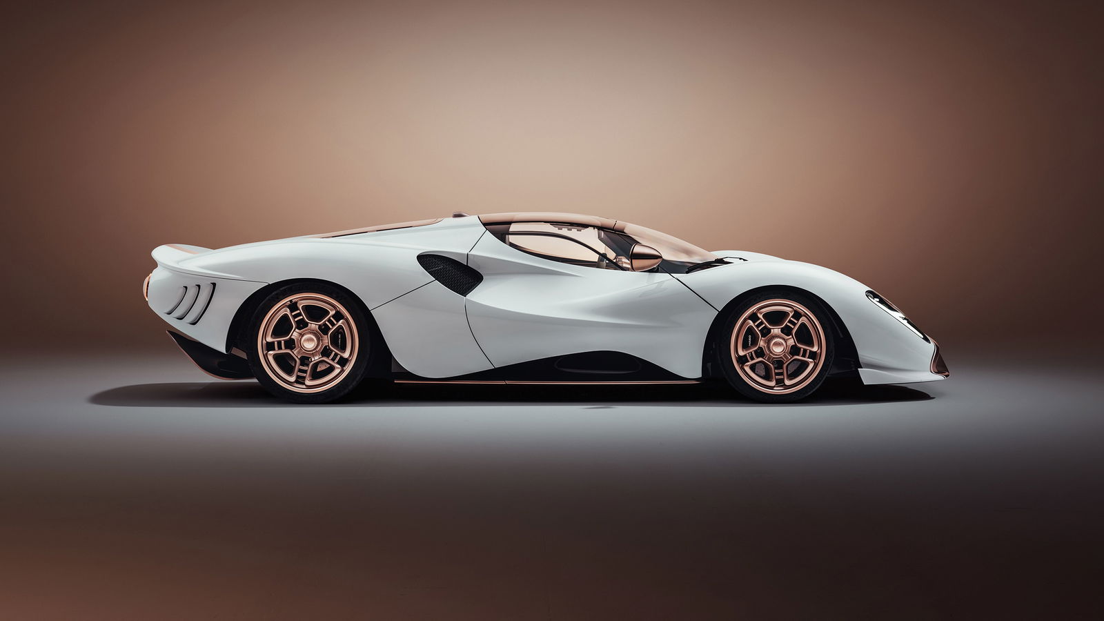 De Tomaso P72 - side